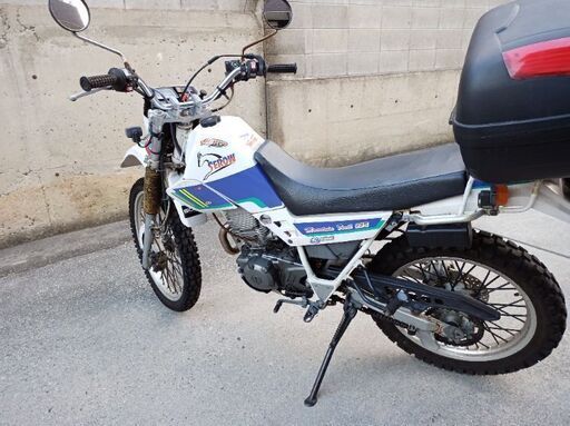 セロー225 自賠責保険1月まで付けます。トランク付属