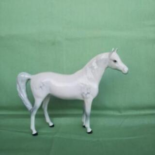馬の置物・白馬の陶磁器[Royal Doulton]