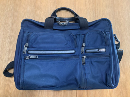 TUMIビジネスバッグ　ネイビー！