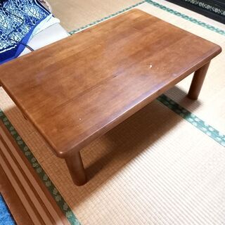【最終値下げ】茶色の重厚な天然木ローテーブル：900×600、高...