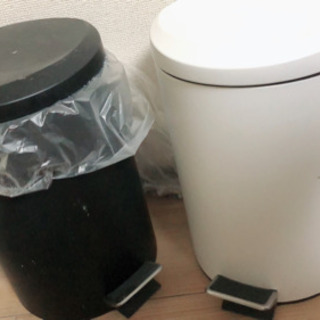 ニトリ　ペダル式ゴミ箱2つ無料