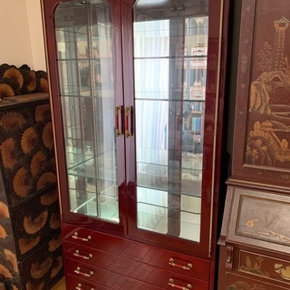 株式会社　北谷　合板を小羊の皮で包んだ最高級家具