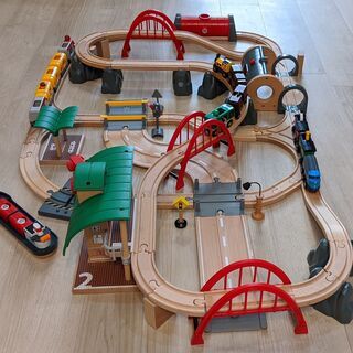 (未使用・未開封品)BRIO (ブリオ)レール&ロードデラックスセット33052 ブリオ レール&ロードデラックスセット 33052 (鉄道おもちゃ