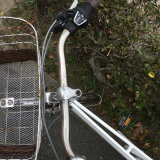 Mixte City 26インチ自転車 6段変速ギア LEDオートライト 鍵付き