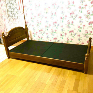 山下家具で購入のシングルベッドの台