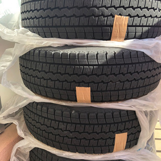 ハイエース　純正タイヤ、ホイールセット