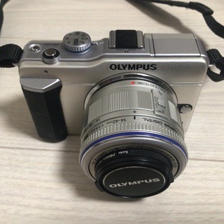 OLYMPUS オリンパス　デジタルカメラ　E-PL1 カメラボディケース付き【新品レンズ】ZUIKO DIGITAL ED 40-150mm付き