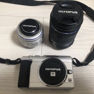 OLYMPUS オリンパス　デジタルカメラ　E-PL1 カメラボディケース付き【新品レンズ】ZUIKO DIGITAL ED 40-150mm付き