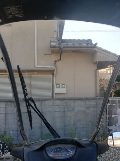 ホンダキャビーナ90cc 屋根付き2種で便利な巨大メットイン。