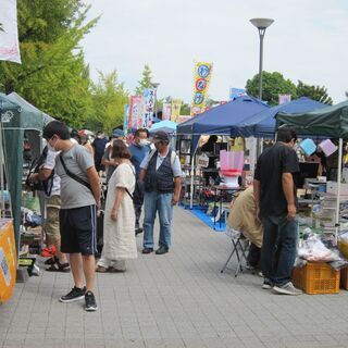 姫路城の大手前公園にて姫路自由市場令和３年８月９月フリマ開催、出店者募集。 − 兵庫県