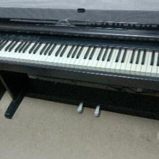 ペダル付き電子ピアノ