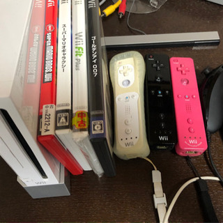 Nintendo Wii コントローラー5つ　ソフト4つ