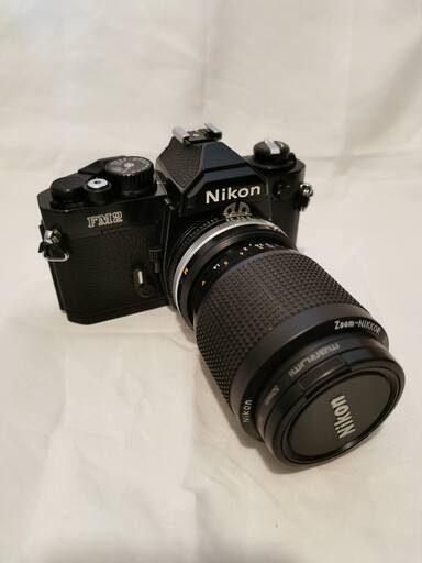 Nikon FM2と35-105mmズームレンズ