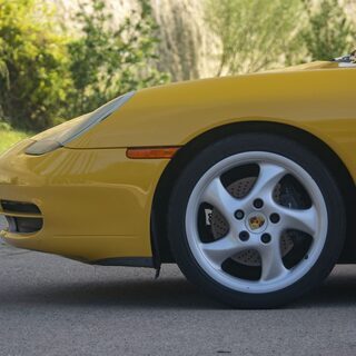 2000 Porsche 996 Yellow