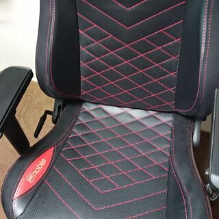 noblechairs EPIC ゲーミングチェア (レッド)