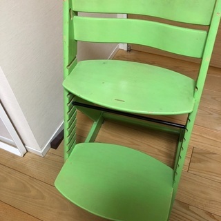 すくすくチェア　高さ調節子供用椅子