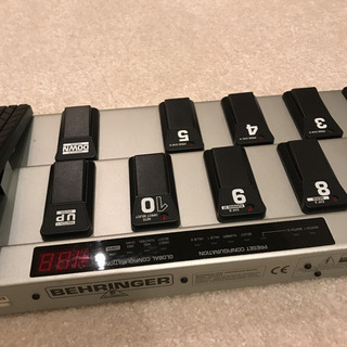 BEHRINGER FCB1010 MIDIフットコントローラー