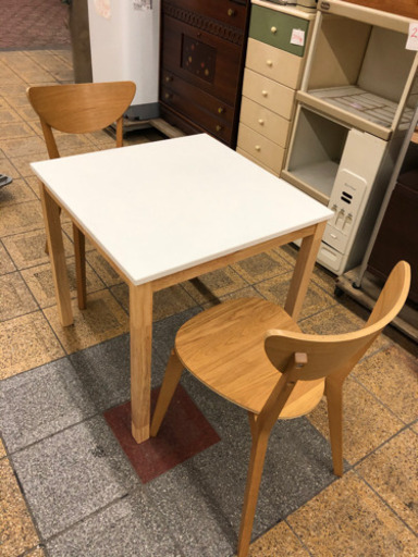 IKEA 椅子二つ
