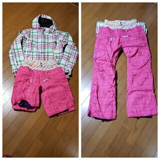 お値下げしました💛季節到来♡　初めてのスノーボーダー必見！！すぐに始められるセットです。　取りに来て頂ける方限定。。