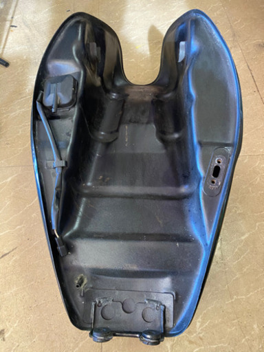 KAWASAKI ゼファー400 純正燃料タンク コックなし