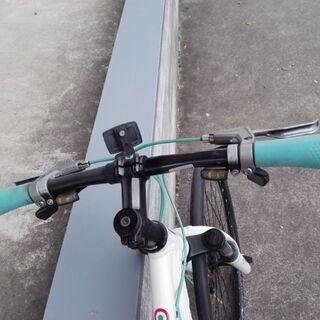 bianchi sport cielo クロスバイク 24段変速 フロントサス 26インチ 白 配送無料