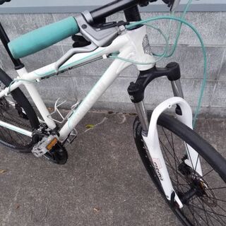 bianchi sport cielo クロスバイク 24段変速 フロントサス 26インチ 白 配送無料