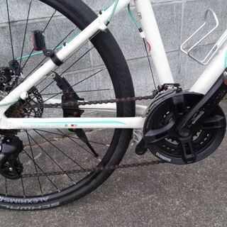 bianchi sport cielo クロスバイク 24段変速 フロントサス 26インチ 白 配送無料