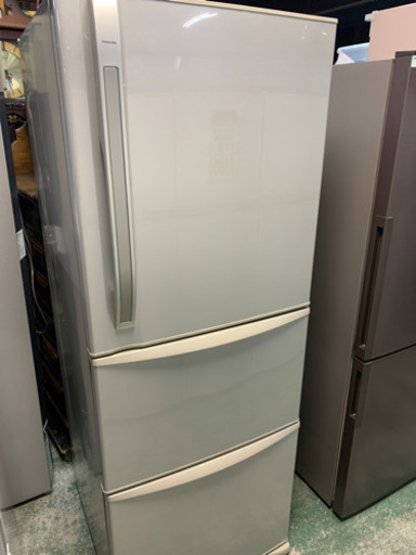 TOSHIBA 3ドア冷凍冷蔵庫　340リットル　自動製氷機能付き　2012年製　中古