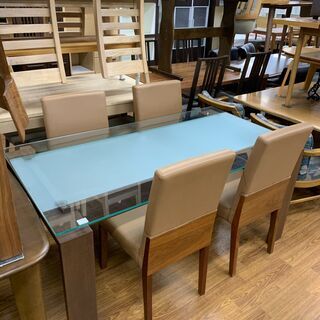 ニトリ ダイニング5点セット CHERRY ※使用感有 売場展開中!!! ニトリ ダイニング5点セット CHERRY ※使用感有 売場展開中!!!