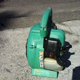 ブロア  エンジン式　タナカ製　 お庭や敷地内の楽ちん お掃除 ❢❢ パワー風 ❢❢