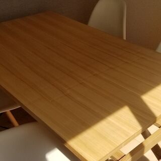 ダイニングテーブルと椅子4脚値下げしました