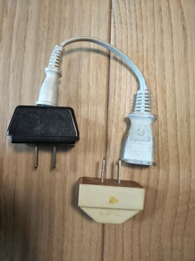 取引中)三口の電源2つと短い延長コード1本 (しんのん) 向洋のその他の
