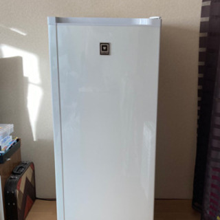 【3年保証】新品未使用品　冷凍庫 138L 前開き 直冷式 引出...
