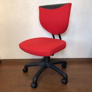 【取引中】キャスター付き・高さ調節可／オフィスチェアー イス 椅子：赤