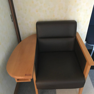 サイドテーブル付椅子