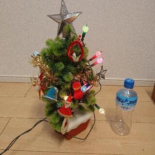 電飾付きクリスマスツリー 