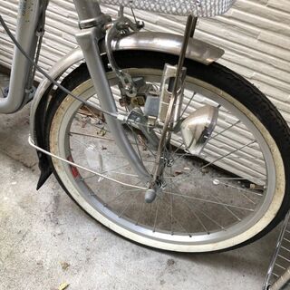 三輪自転車 SWING CHARLIE  高齢 荷カゴ 鍵 変速 ライト シルバー