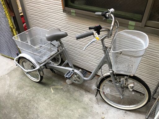 三輪自転車 SWING CHARLIE  高齢 荷カゴ 鍵 変速 ライト シルバー