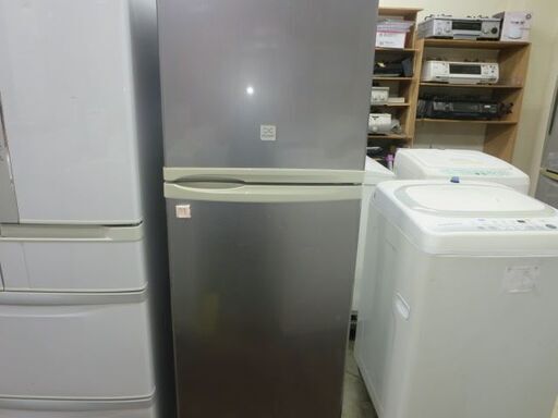 値下げしました！デンウー　KRF-E227 よく冷えるデンウー冷蔵庫227L　2010年製
