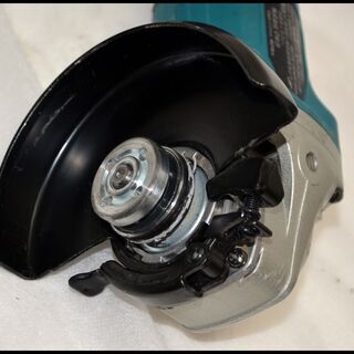 中古 マキタ 100mm 18V 充電式ディスクグラインダ GA404DN 本体 + 6.0Ah バッテリー付き GA404DZN BL1860B