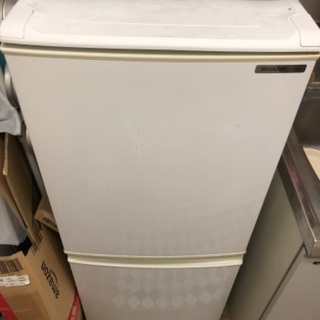 シャープ　冷蔵庫　137L 2008年製