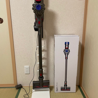 【ネット決済】dyson V7 slim 長期保証 掃除機 スタンド付