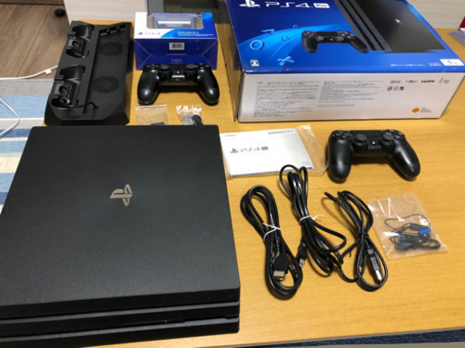 PlayStation 4 Pro ジェット・ブラック 1TB (CUH-7200BB01