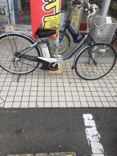111/24  【ブリジストンタイヤ使用電動自転車✨】パナソニック assist right  バッテリー2個付きスムーズに充電‍♀️