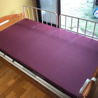 出ました美品！介護用リクライニングベッド！パラマウントベッド