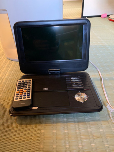 ポータブルDVDプレーヤー