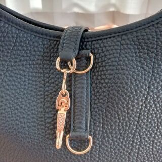 日本では廃盤のベーシックなHERMES