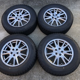 スタッドレスタイヤ4本セット　BLZZAK VRX 215/65/R16