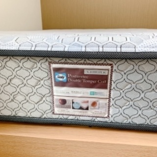 ダブルベット　マットレス　フレーム付　シーリー、無印良品