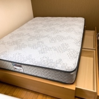 ダブルベット　マットレス　フレーム付　シーリー、無印良品